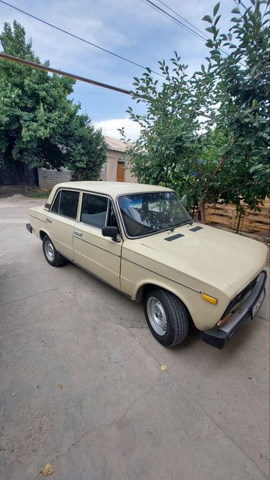 Vaz 2106 sotladi