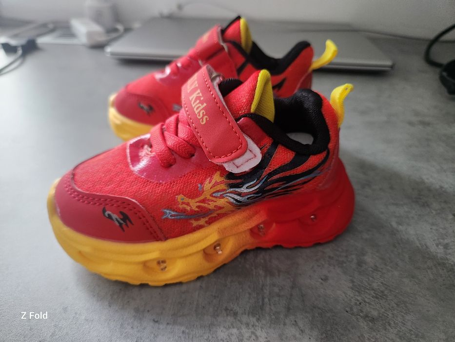 Adidași Cu luminițe 20-21