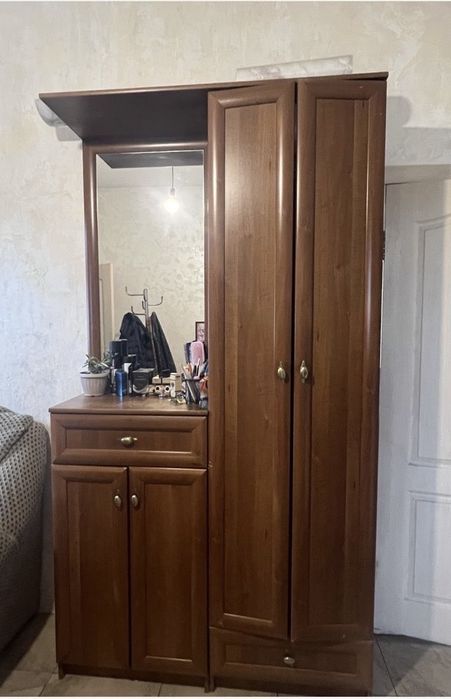Шкаф для прихожей с зеркалом