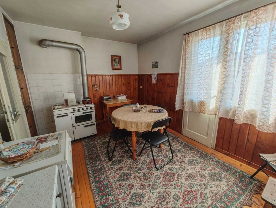 Етаж от къща за продажба в гр. Самоков