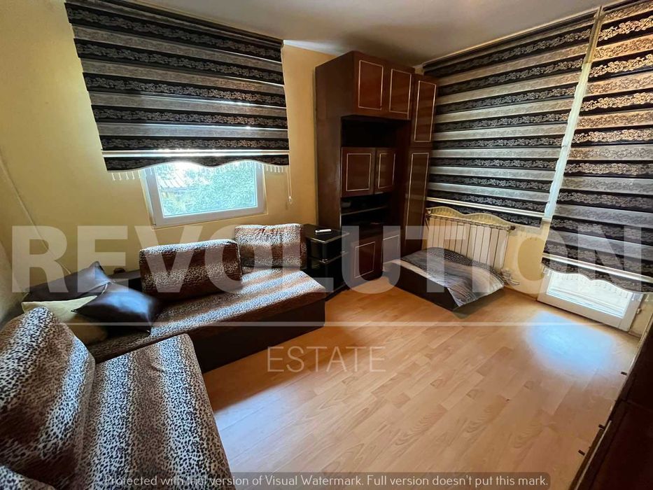 Просторен четиристаен апартамент в кв. Боян Българанов, гр. Шумен!