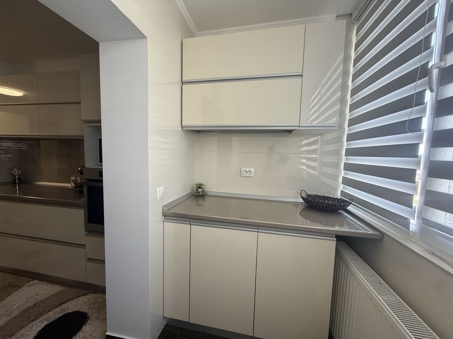 Vand apartament 2 camere Pb et 2 Oradea zona Nufarul