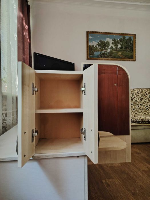 Продам подвесную полку