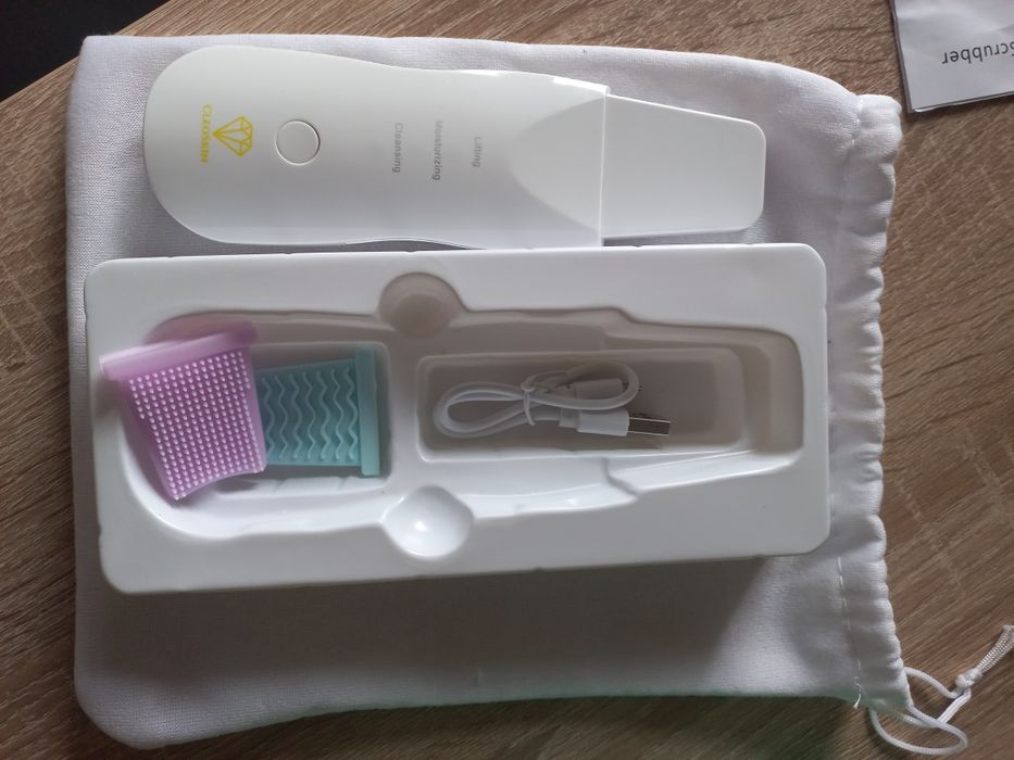 уред за почистване на лице с ултразвук