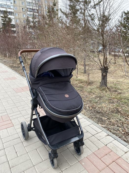 Продам детскую коляску 3 в 1