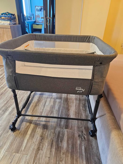 Кошара тип "next to me" за близнаци