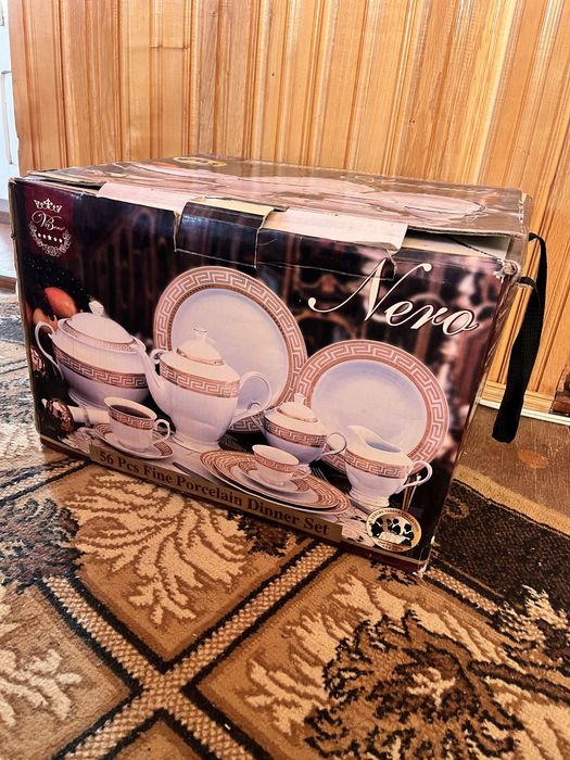 Set  vesela 56 de piese portelan Versace