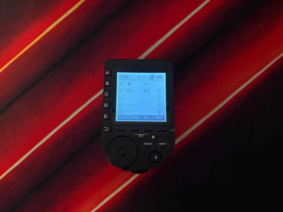Neewer Z2-S TTL светкавица за Sony + QPro-S тригер + комплект приставки