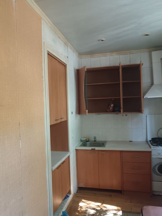 Kvartira bor 3 kishi olinadi