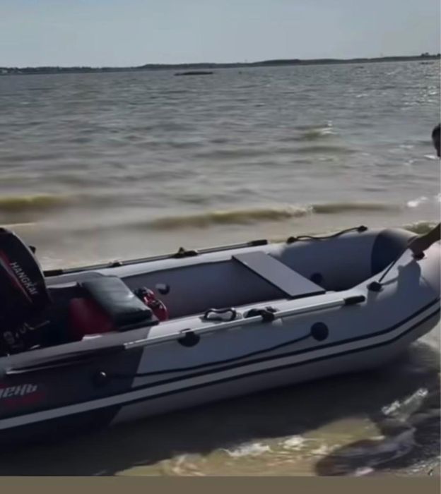 Продам лодку Таймень