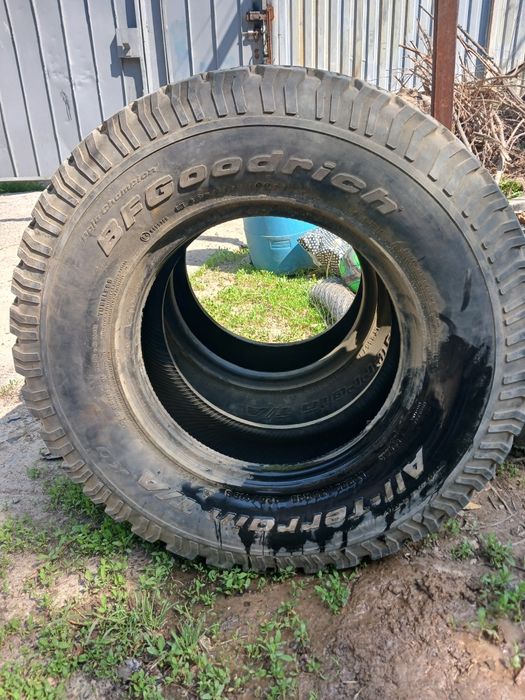 Продам шины на джип