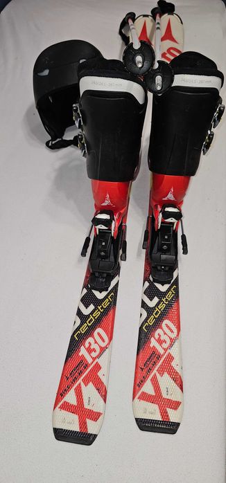Set complet SKI: schiuri Atomic 130cm/clapari/bete/ casca