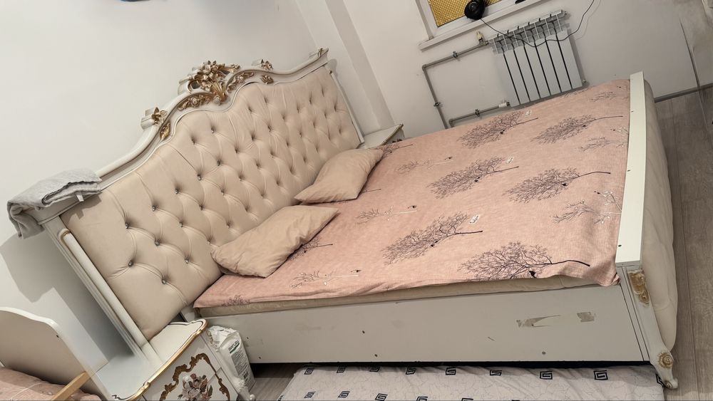 Спальный гарнитур