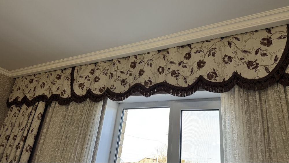 Продам шторы в гостиную
