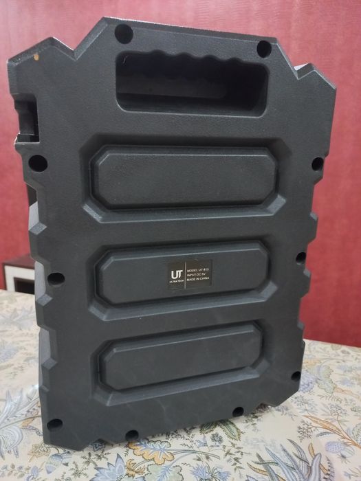 калонка Ultra Tech  в идеальном состоянии