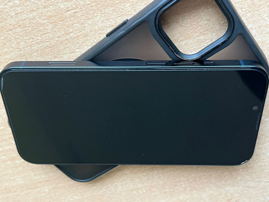 Продам 13 айфон в отличном состоянии