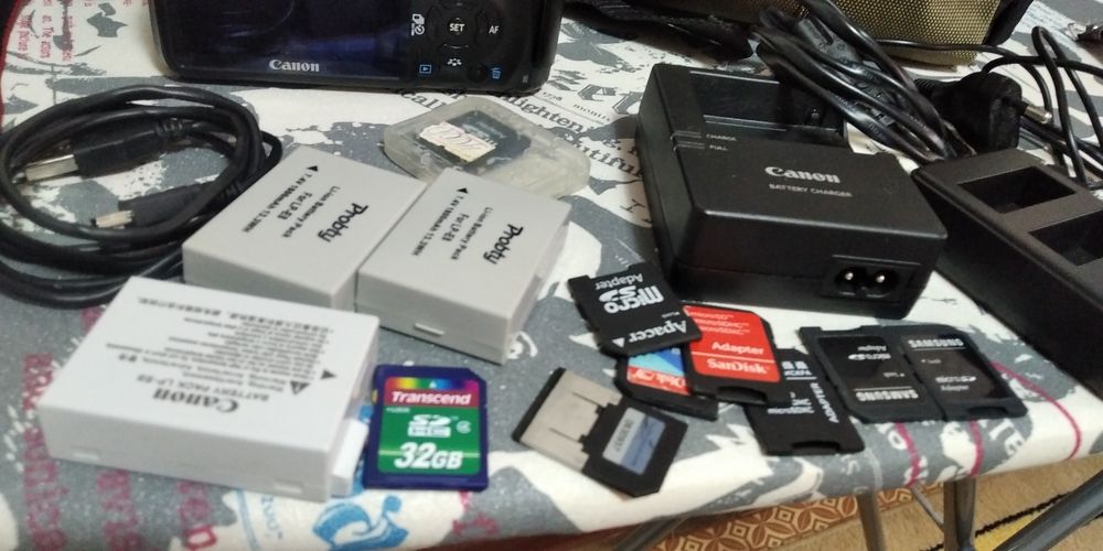 Продам зеркальный фотоаппарат EOS 550D