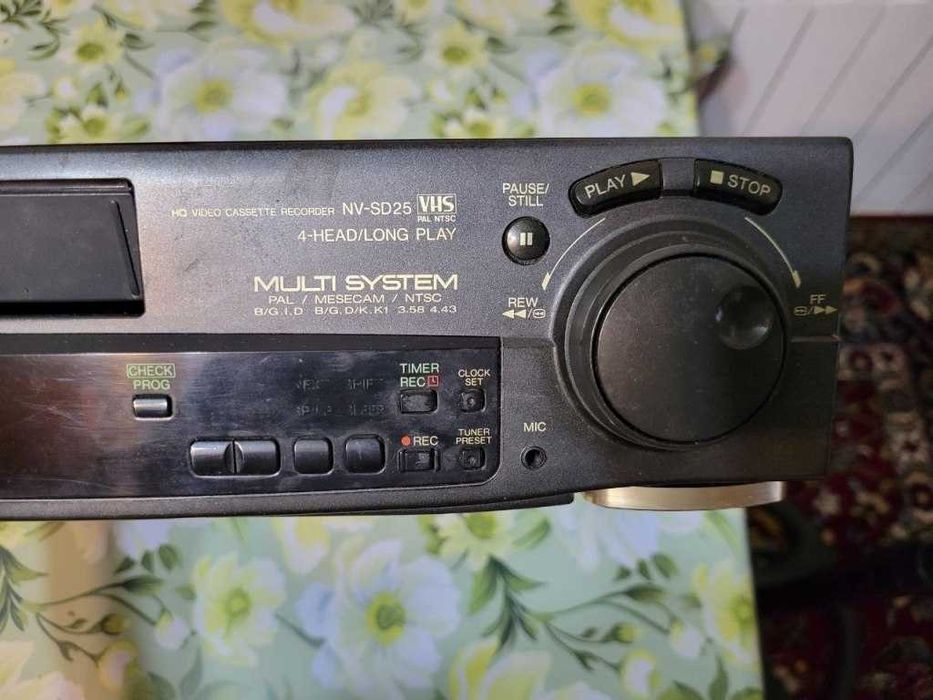 Видеомагнитафон 4х головочный Panasonic с коробкой и документами