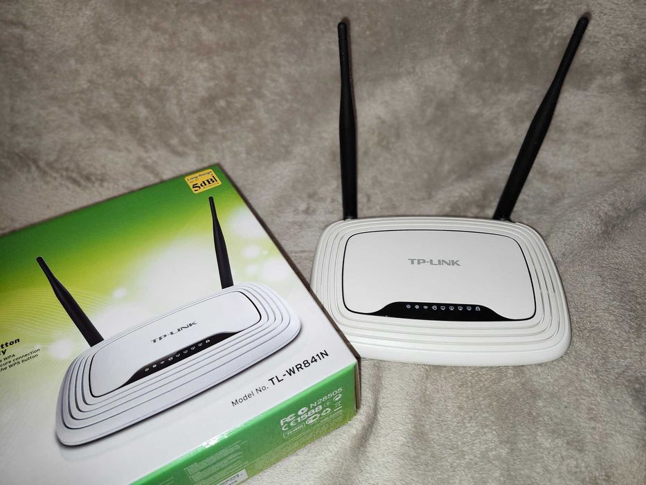 Router TP-Link TL-WR841N, 300Mbps Wireless N cu cutie originală și documentație completă