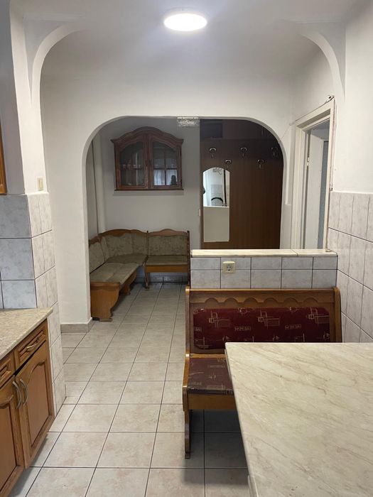 Inchiriez apartament 3 cam iosia