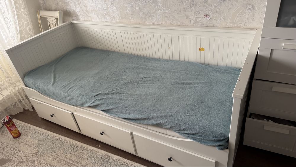 Диван кровать 90*200(с 2 матрасами)