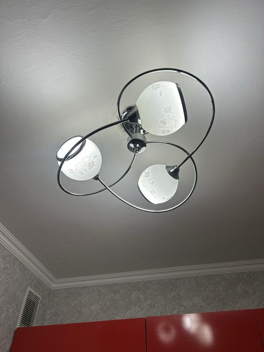 Продам 4 люстры за 10000тг