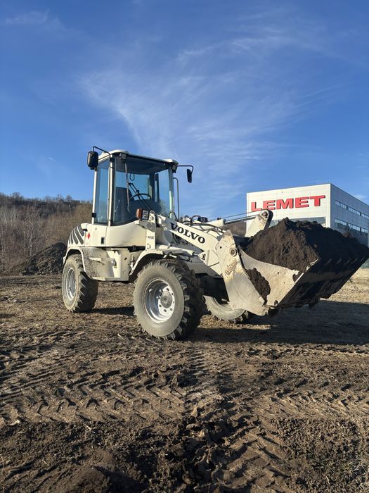 Nisip balast piatra pamant excavator buldoexcavator