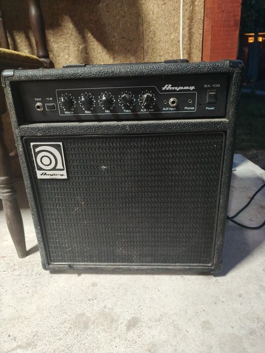 Кубе за бас китара Ampeg BA-10B