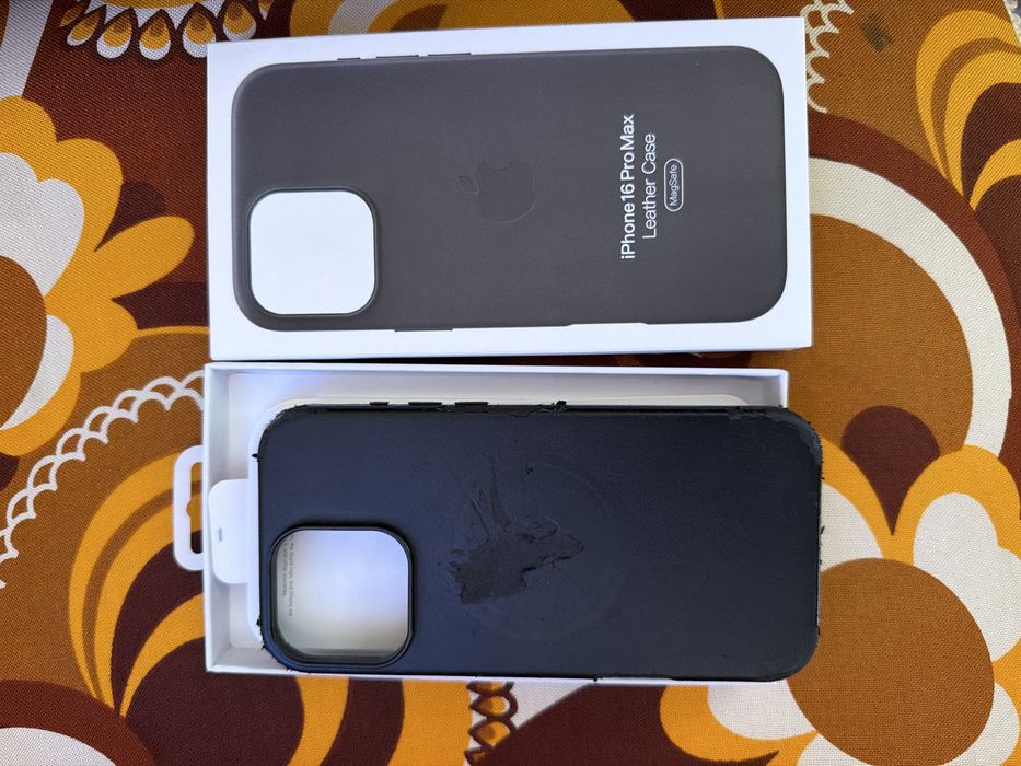 Vând 2 husa kevlar pentru iphone 16 pro max
