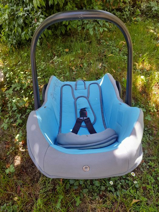 Столче за кола Мони