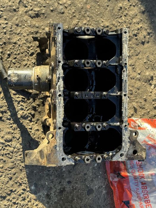 Блок Mazda Кронус 2 л