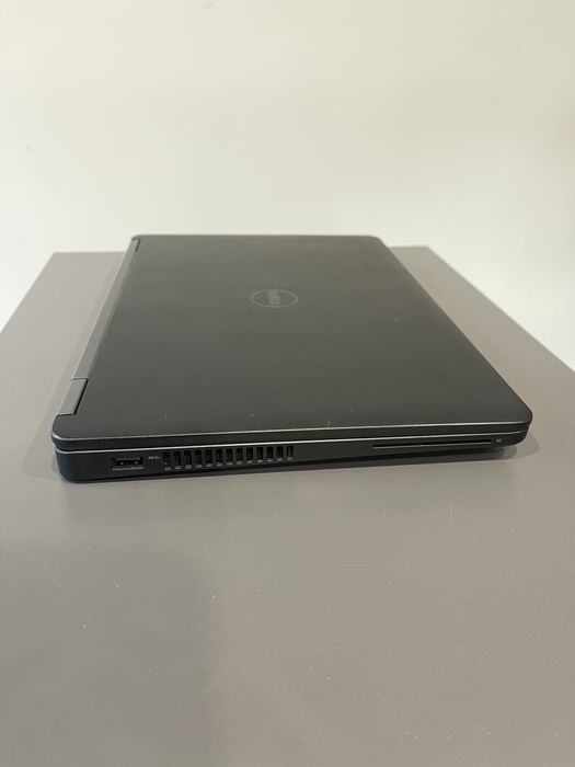 Dell latitude E5270