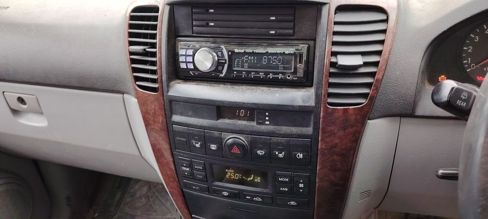 Продавам кия Соренто 2.5 на Части!!!