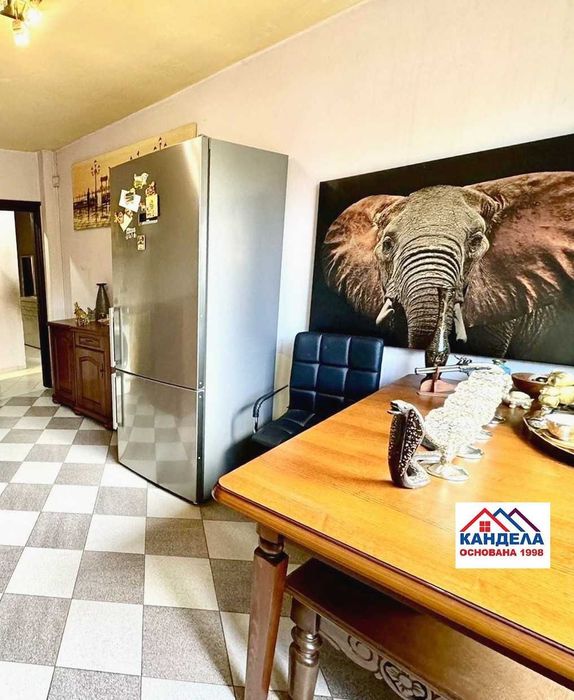 Продава се Тристаен апартамент в Бургас, Братя Миладинови - 75 кв.м за 1760 €/кв.м - Снимка #1