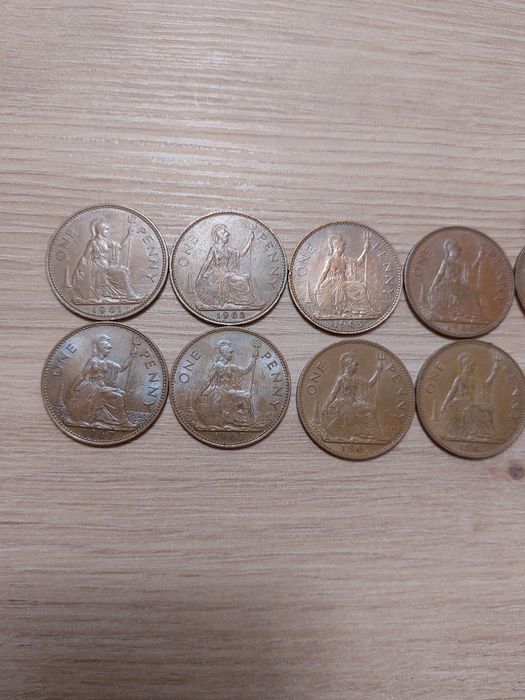 Монети One Penny; New Pence; Two Pence