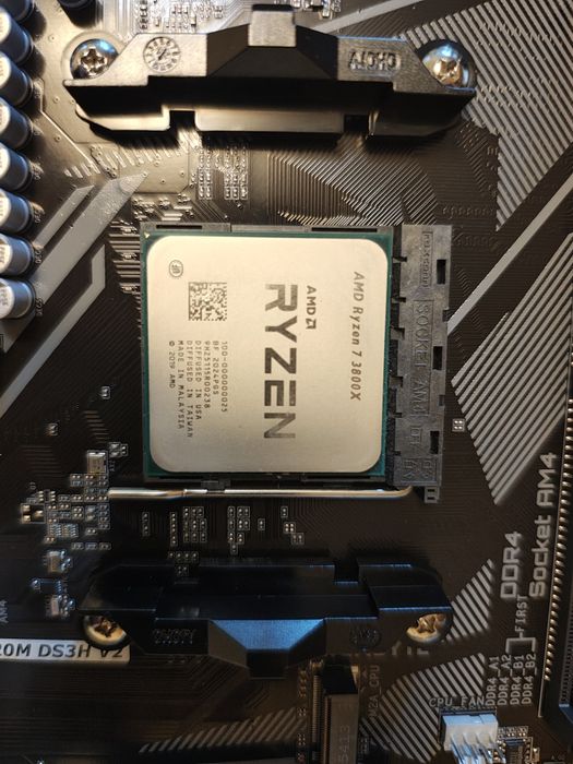 Calculator gaming Ryzen 7 3800x-16GB DDR4-Radeon VII 16GB-SSD480