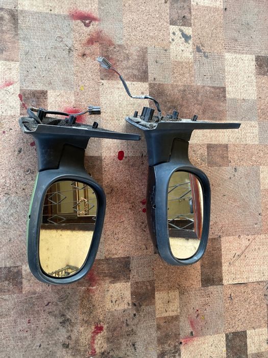 Огледало дясно електрическо за нисан микра к12