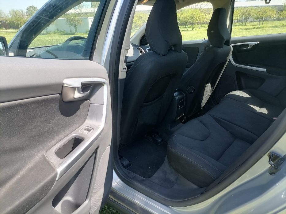 Vând Volvo xc60 an 2010