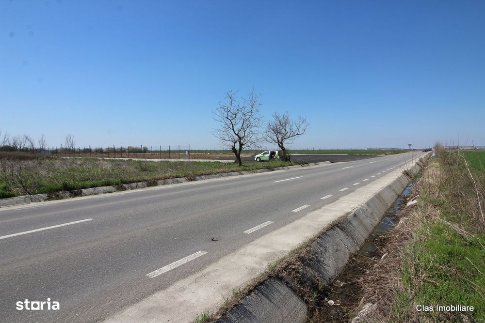 Teren spre Brebeni la strada principala cu deschidere generoasa !!