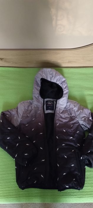 Дрехи за момче(Дебел суитшърт,панталони,ризи,тениски,суитшърти с качу