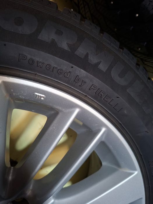 Продам резину с дисками Pirelli 17