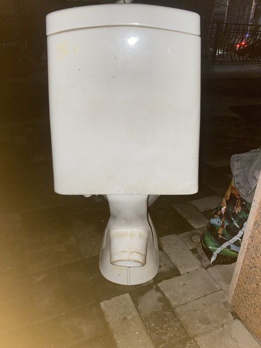 Продам унитаз почты новый