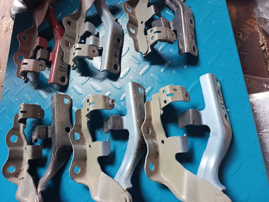 Петля капота Camry 50-55Америка