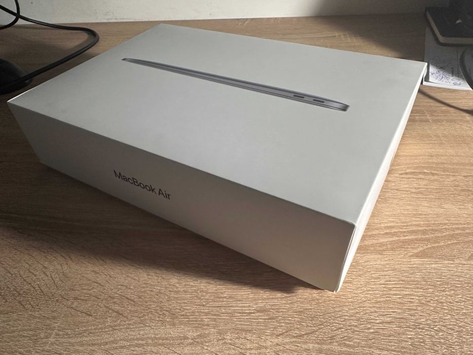 Apple MacBook Air M1 2020 13" | 8GB RAM | 256GB SSD | Full Box