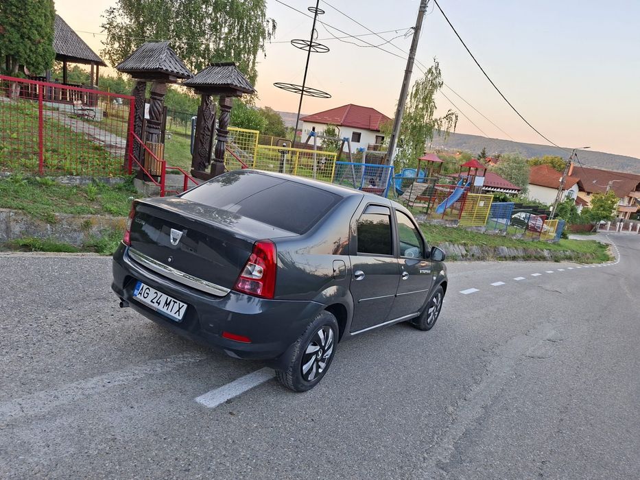 DACIA Logan
