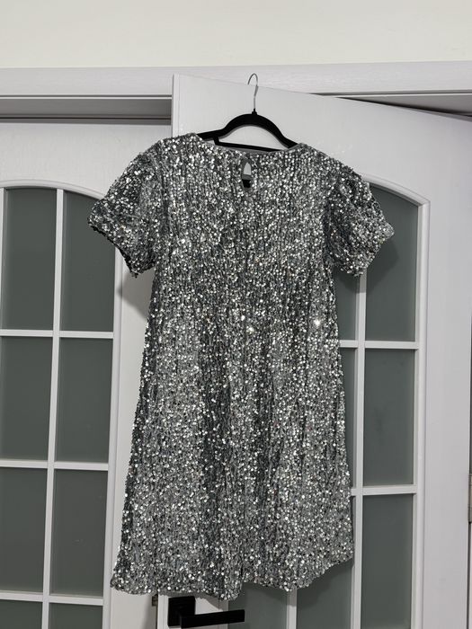 Rochie paiete argintii marime S + cadou fusta Poema