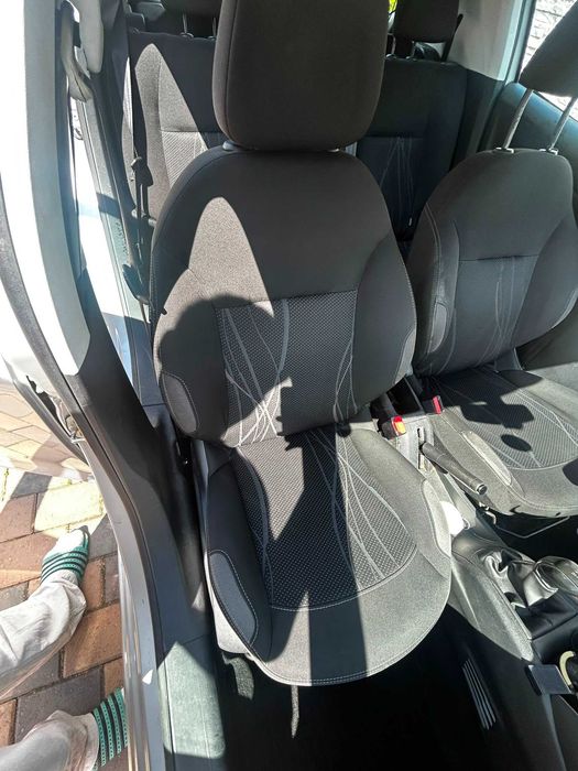 Peugeot 208 1.4 hdi 83 mii km prop de noua