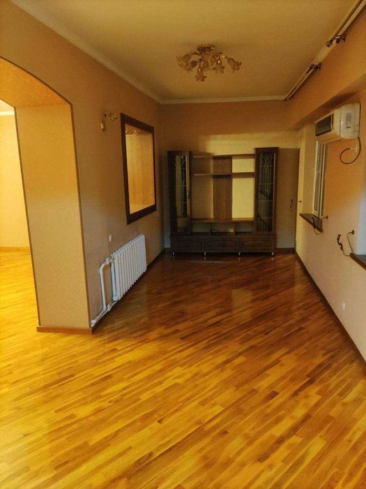 Метро Космонавтов

4/3/5
Площадь: 132 м² (спец. план)