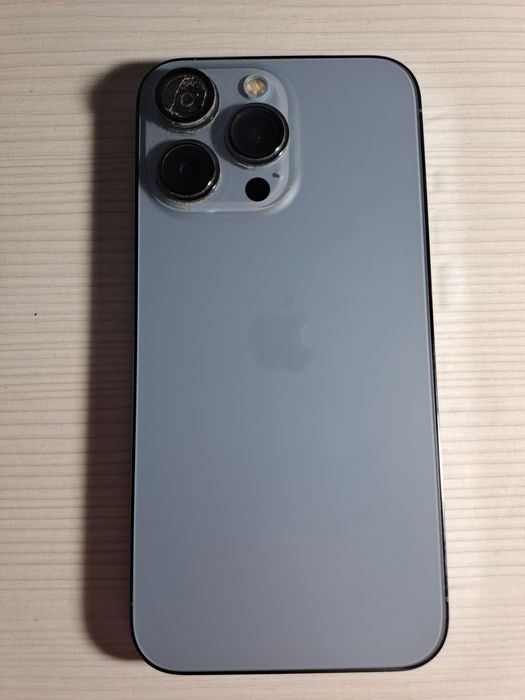 Продам Айфон 13 про
