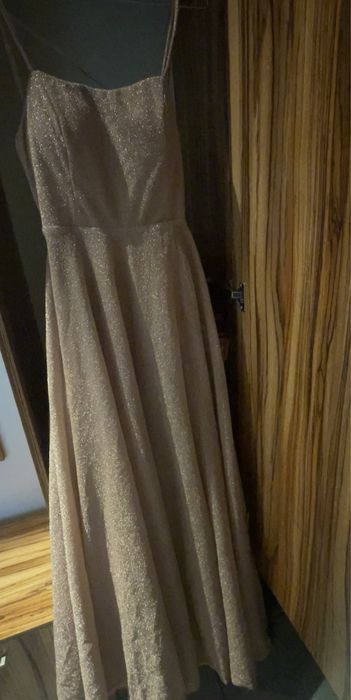 Рокля (не е носена)